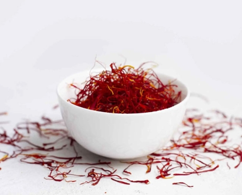 الزعفران بالجملة من إيران | شراء الزعفران بكميات كبيرة + السعر